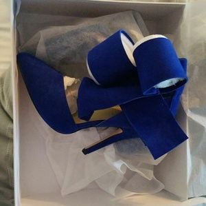 Aminah Abdul Jillil Shoes - Bow pump size 6 Aminah Abdul Jillil Shoes - Bow pump size 6