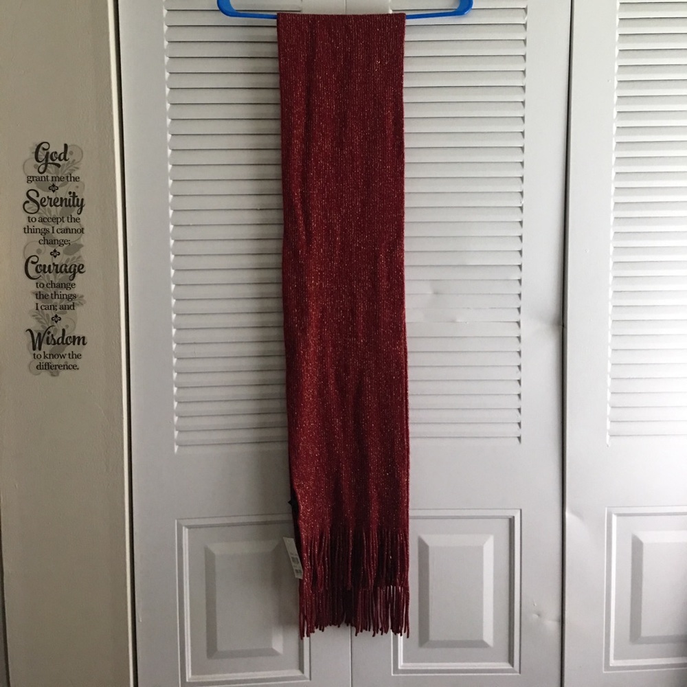 Scarf red