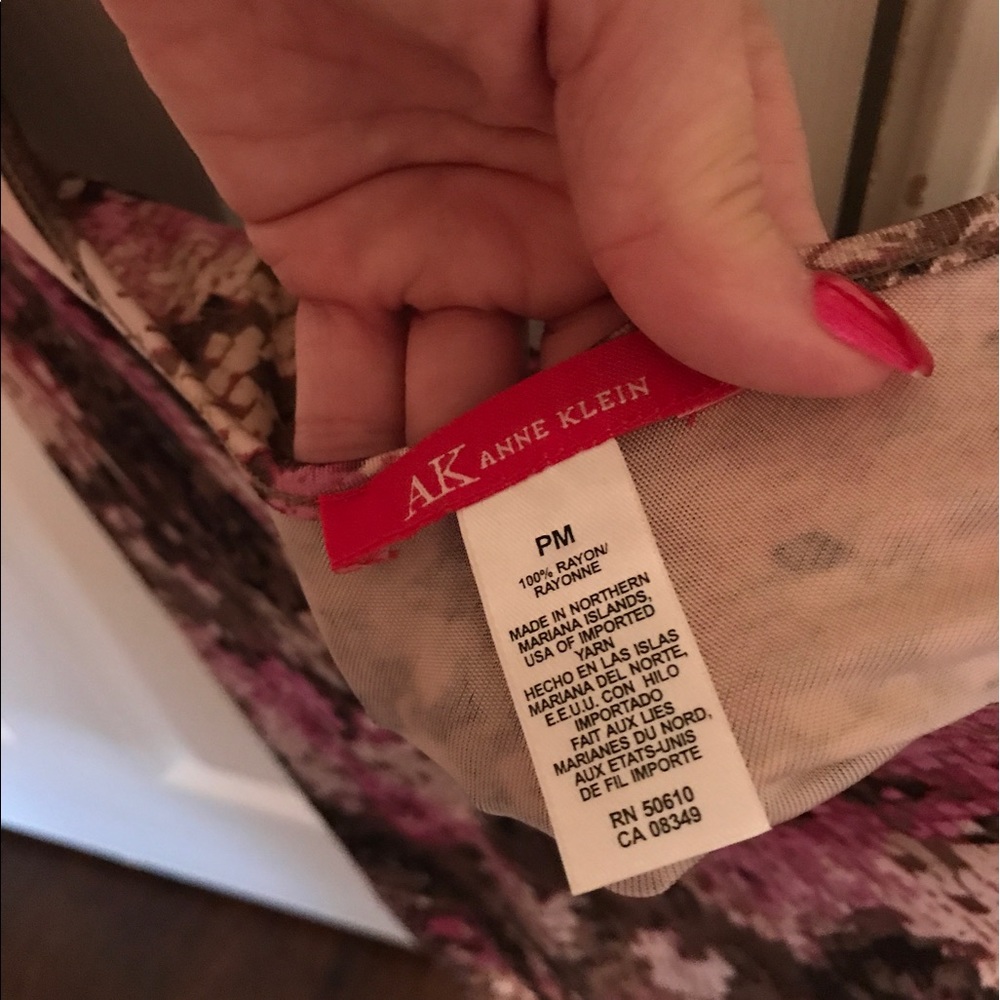 Anne Klein sleeveless pullover top - Picture 2 of 2