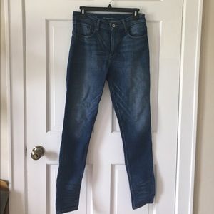 NEVER WORN--Levi High Rise Skinny