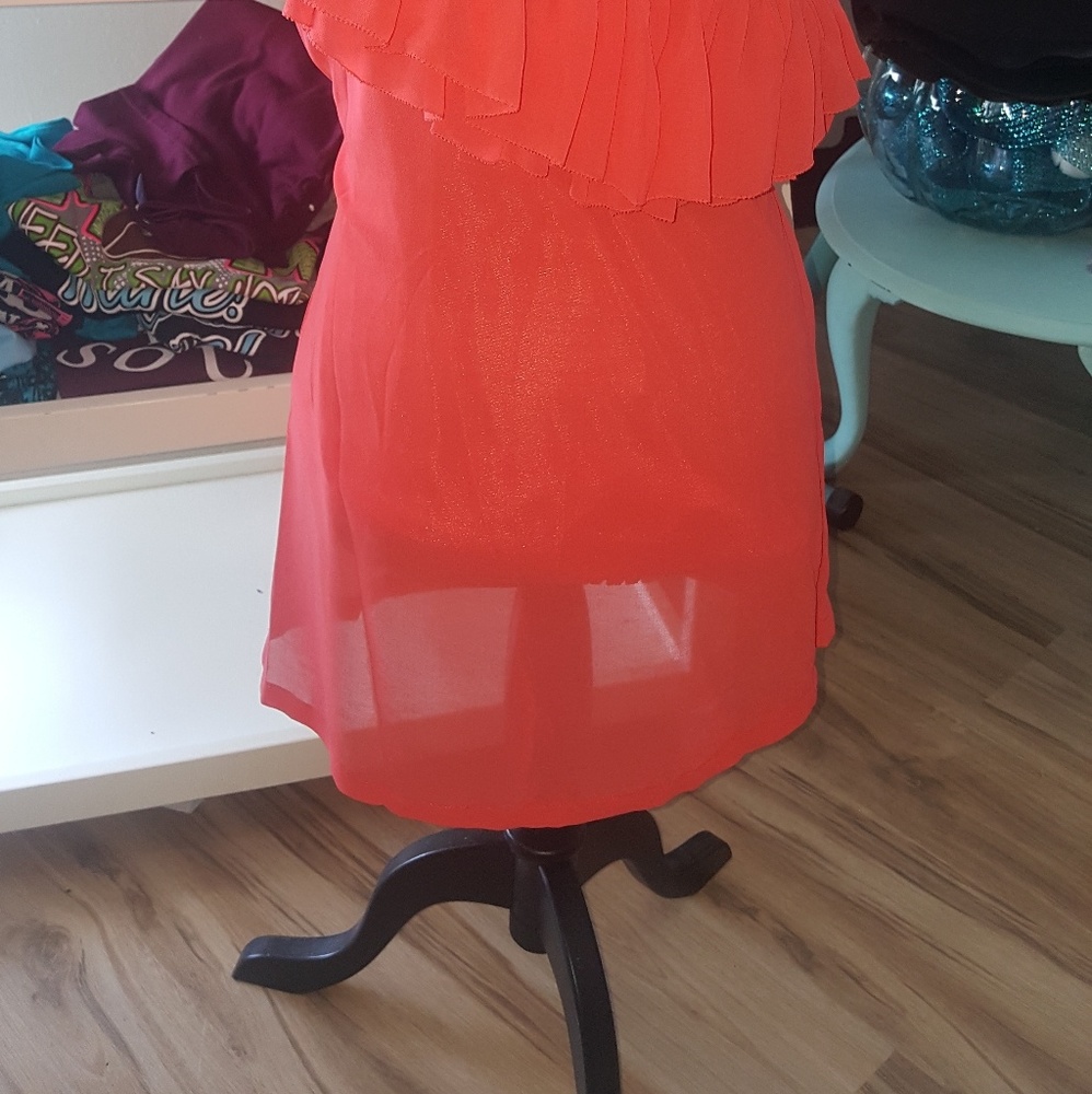 ๐๏ธOrange One Shoulder Inspired Ruffled Tank - Picture 2 of 4