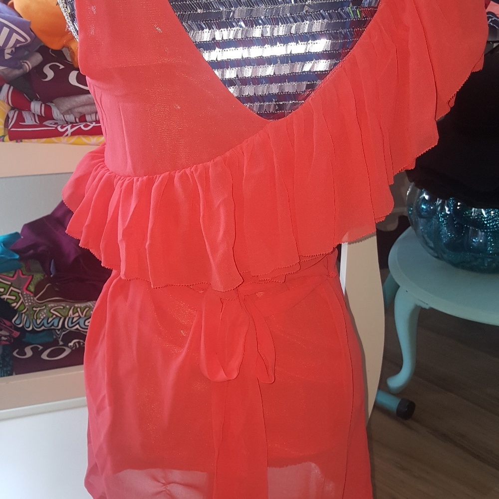 ๐๏ธOrange One Shoulder Inspired Ruffled Tank - Picture 3 of 4