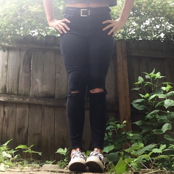 SOLD!! Black High Waisted Skinny Jeans - Picture 5 of 6