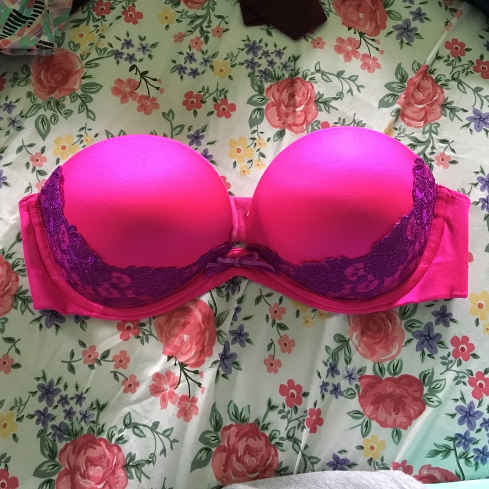 Victoria's Secret strapless bra, 34C