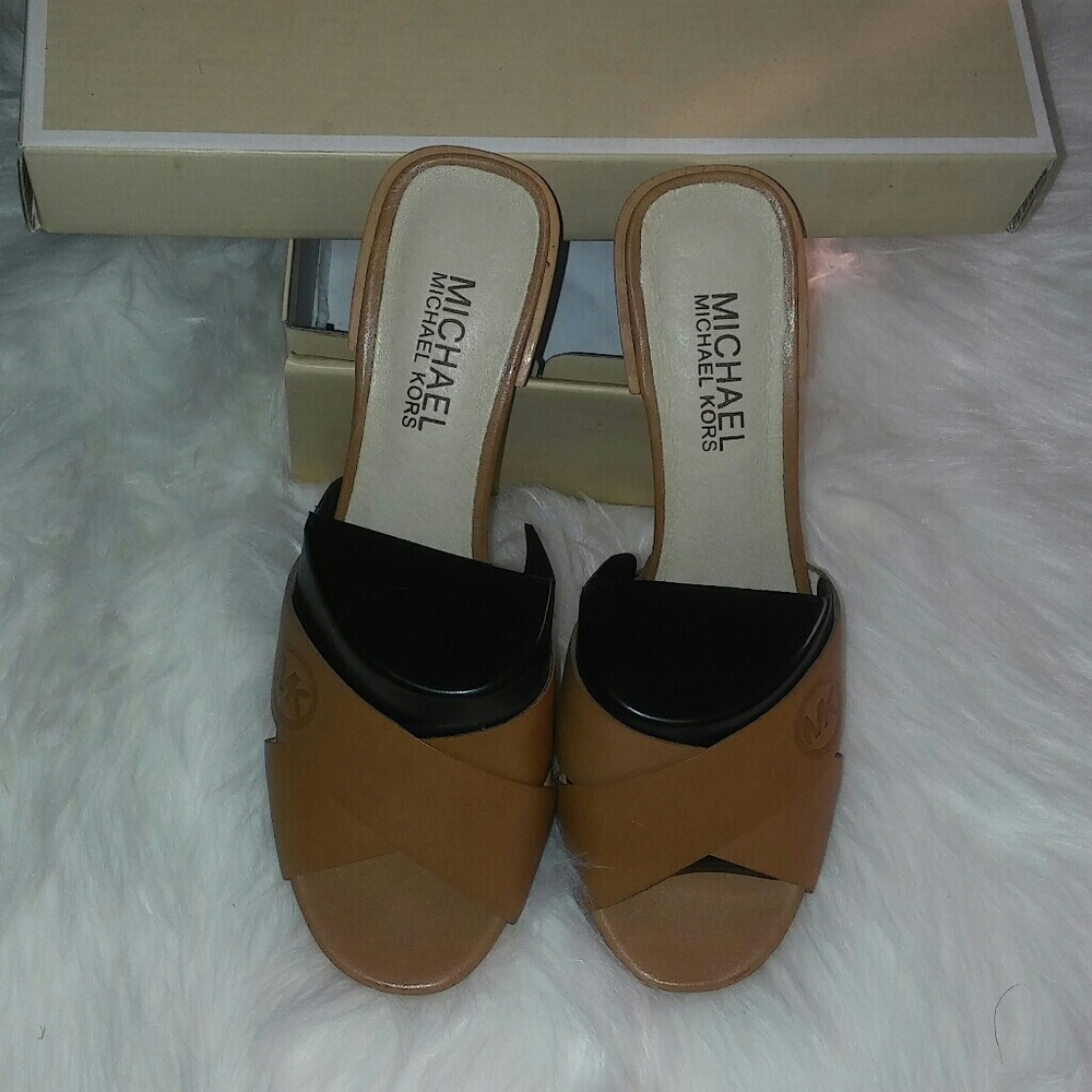 NWOT SEXY MICHAEL KORS CLOGGS