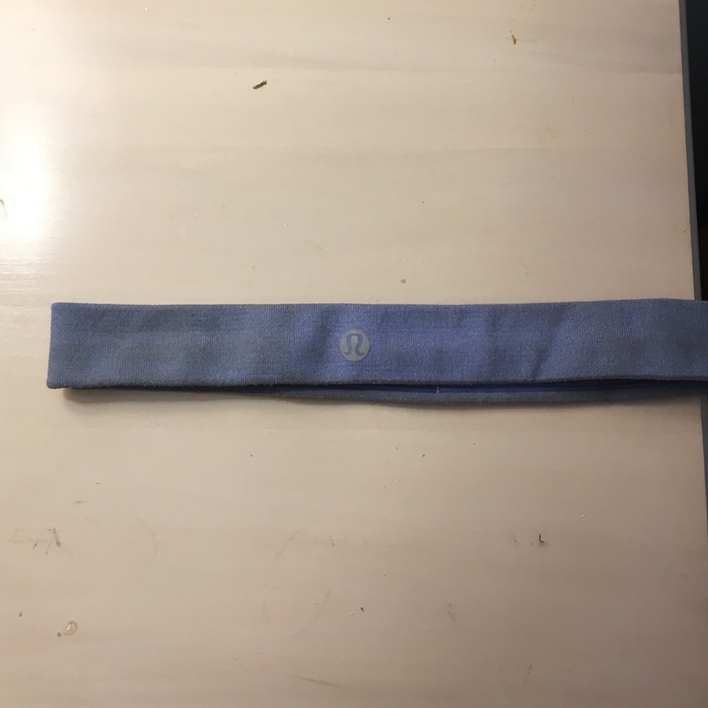 Skinny Lululemon headband :)
