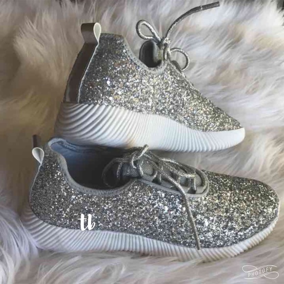 LAST ONE! << Silver Glitter Bomb Sneakers Shoes >> - Picture 4 of 5