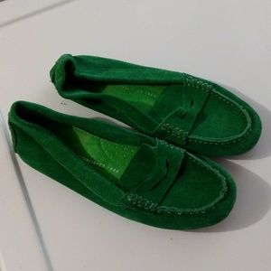 Fun green loafers! Fun green loafers!