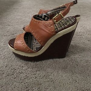 Jessica Simpson wedges