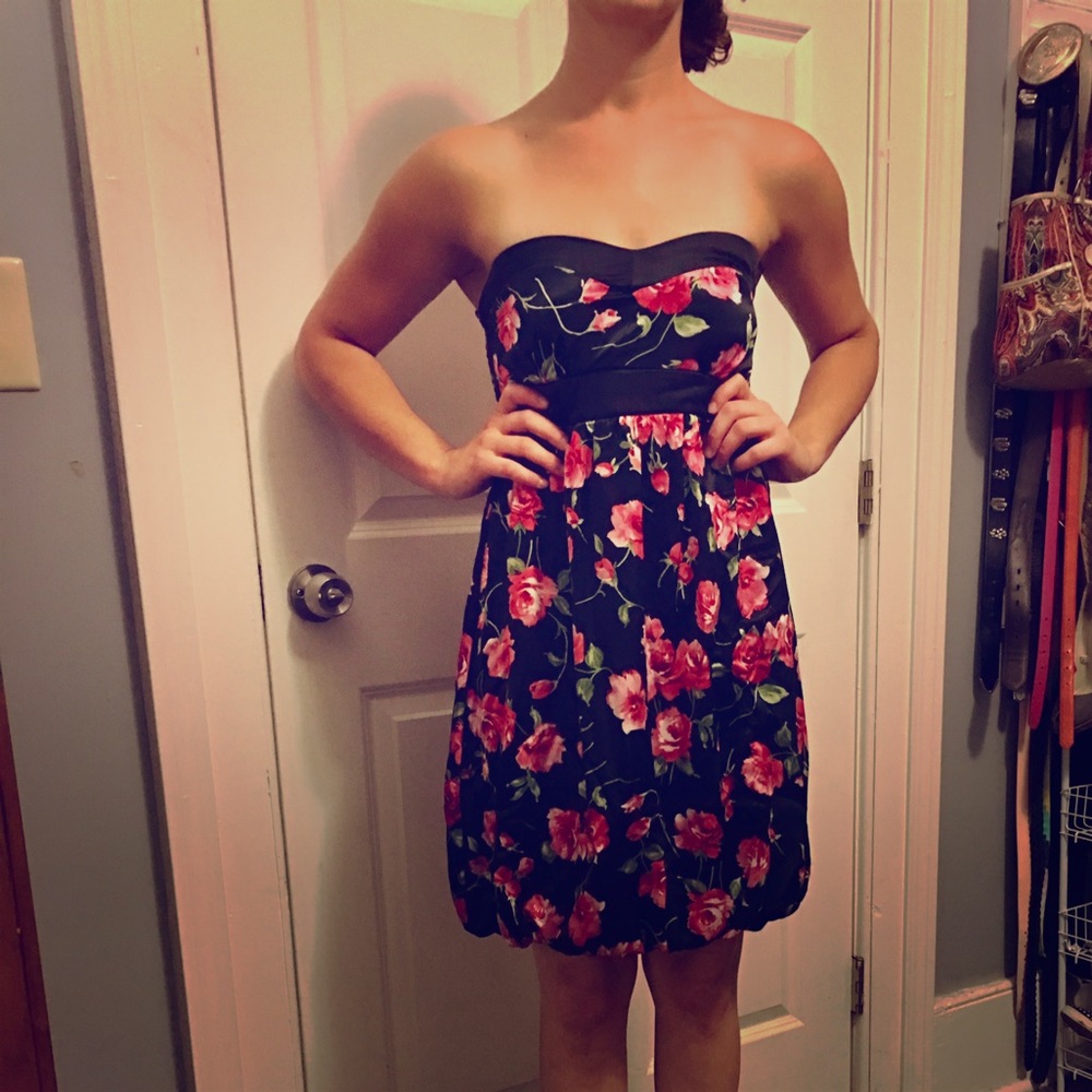 Floral strapless dress