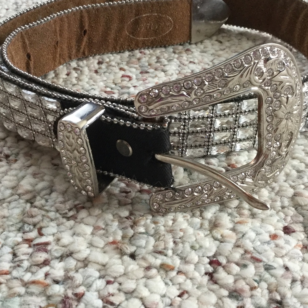 Atlas silver sparkles belt Size M