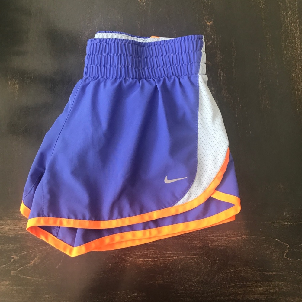 Women's Nike DRI-FIT Shorts - Picture 2 of 3