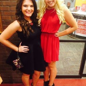 Fabulous black dress w oval cutout in the back