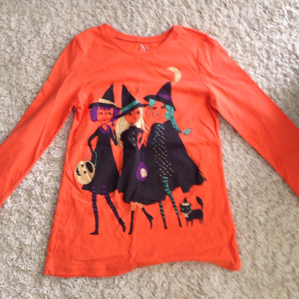 A cute Halloween long sleeve shirt.