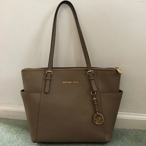 Michael kors tote