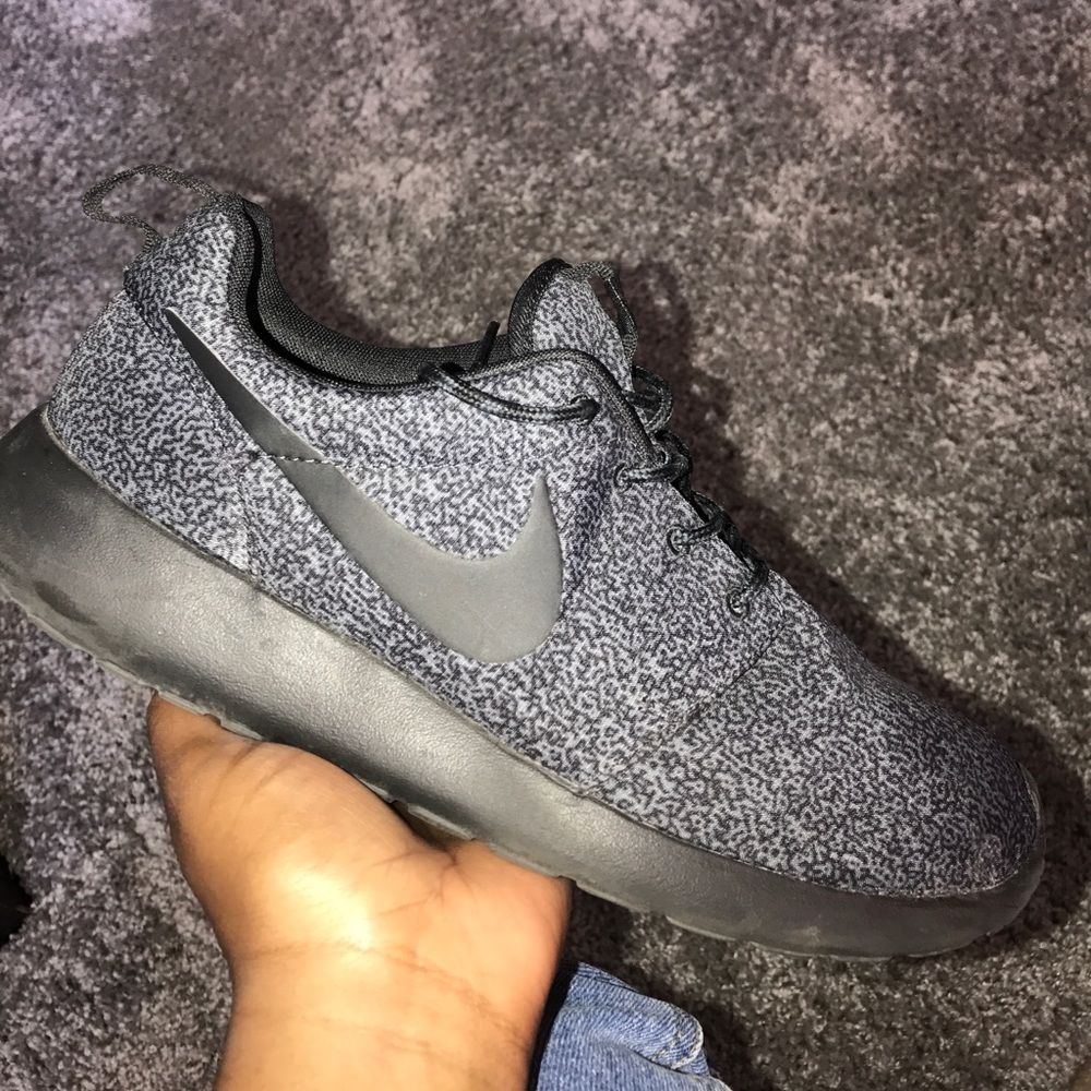 NIKE ROSHE