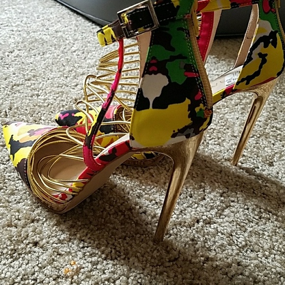 Colorful pumps - Picture 2 of 3