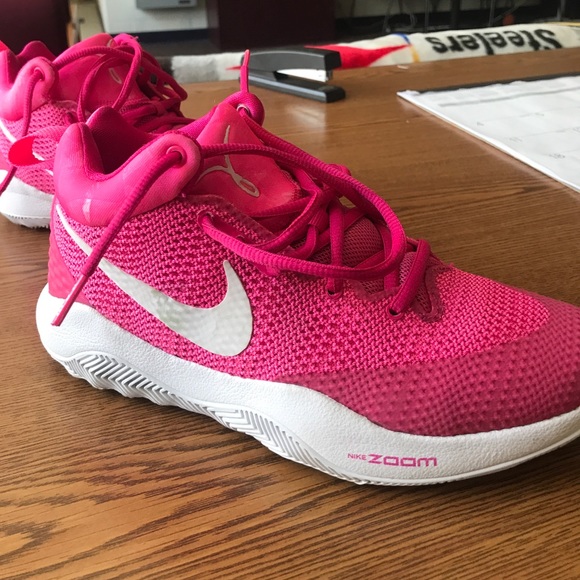 Nike Basketball sneakers - Picture 1 of 4