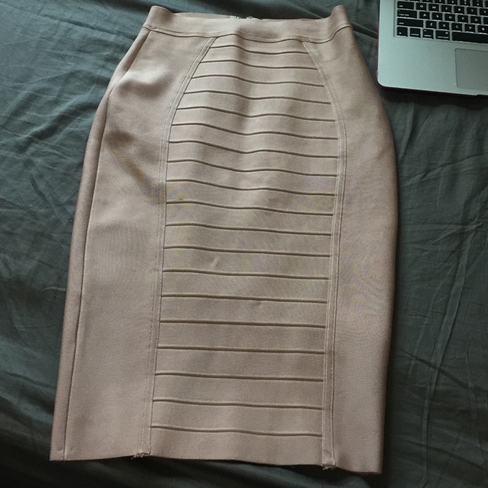 Bandage pencil skirt