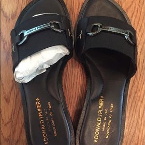 Donald J Pliner Alicia Black Basic Elastic