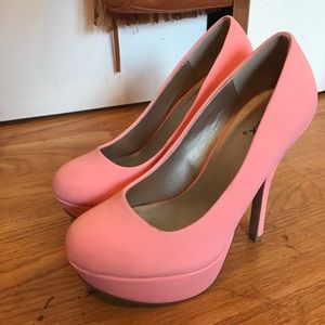 Pink pumps