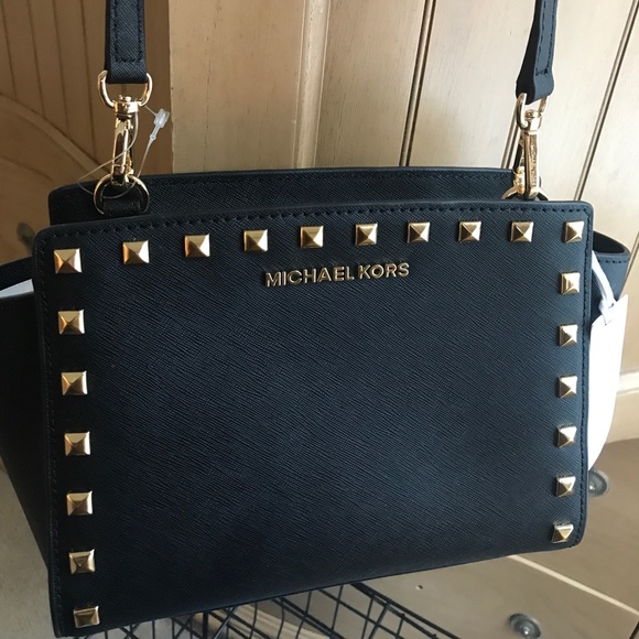 MK cross body/SOLD - Picture 2 of 3