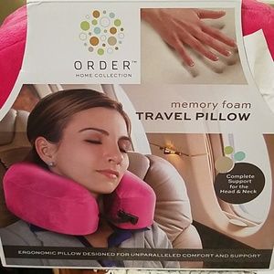 Memory foam travel pillow