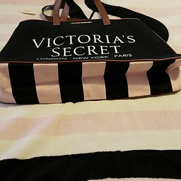 💕FLASH SALE💕NWT- VICTORIA'S SECRET TOTE! - Picture 4 of 5