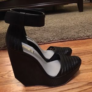 BCBG wedge!