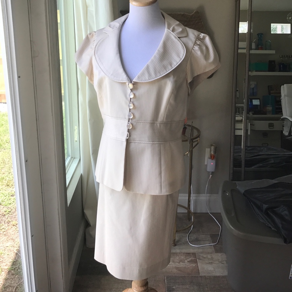 Nine West size 12 suit