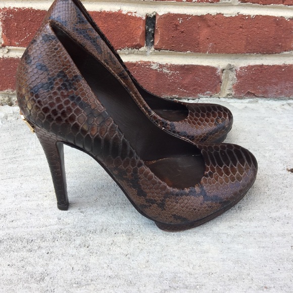 Tory Burch Shoes - Tory Butch Snake Print Heels 8.5 π Gorgeous! Tory Burch Shoes - Tory Butch Snake Print Heels 8.5 π Gorgeous!