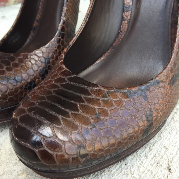 Tory Burch Shoes - Tory Butch Snake Print Heels 8.5 π Gorgeous! Tory Burch Shoes - Tory Butch Snake Print Heels 8.5 π Gorgeous!