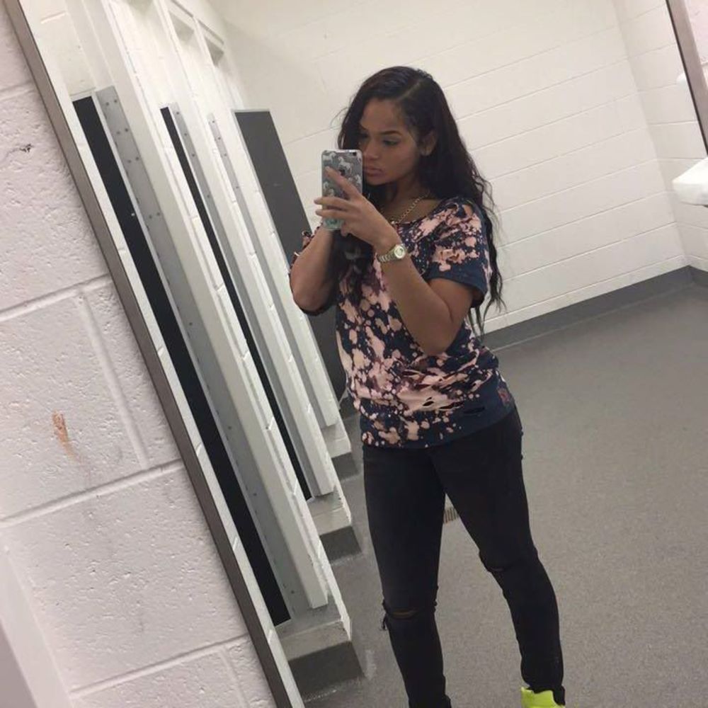 Meet your Posher, Olivia