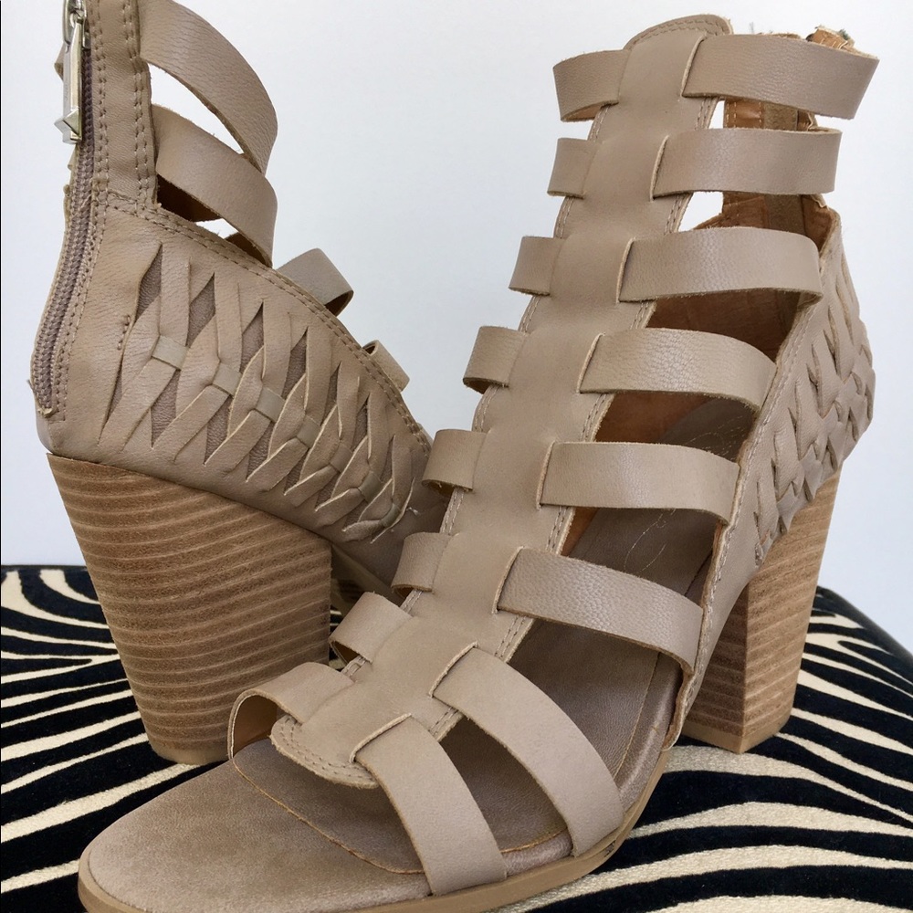 NWOT Gladiator leather chunky heeled sandals 9.5