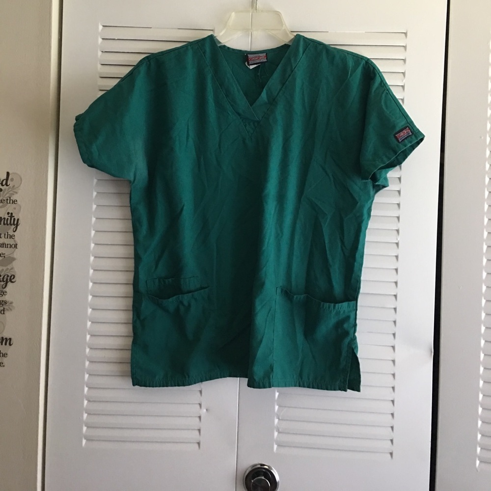 Cherokee scrub top