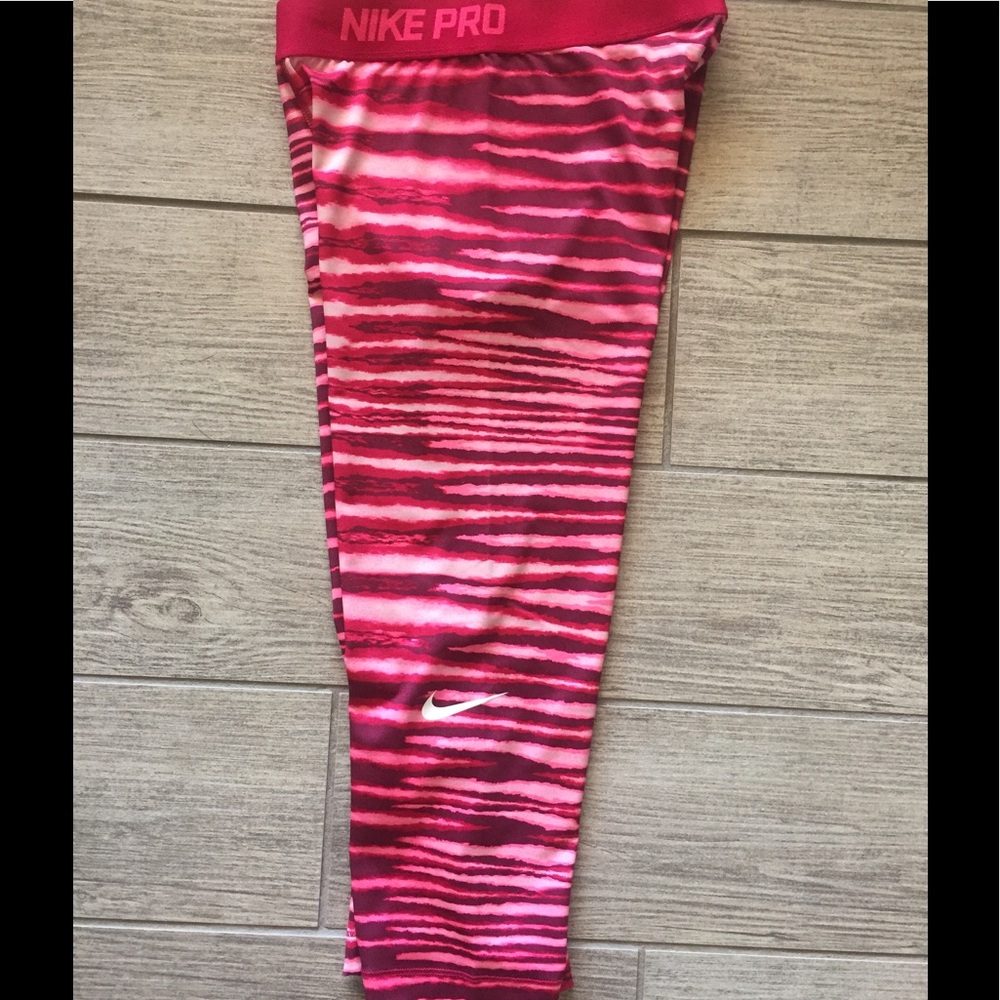 Nike Pro Pink Zebra Cropped Leggings size small