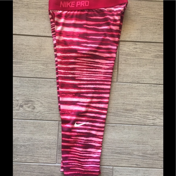 Nike Pro Pink Zebra Cropped Leggings size small - Picture 1 of 5