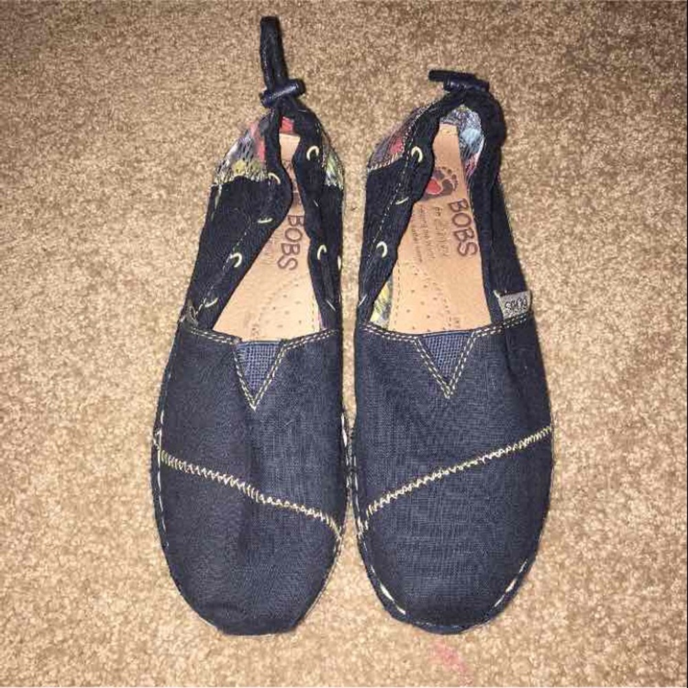 Navy bobs