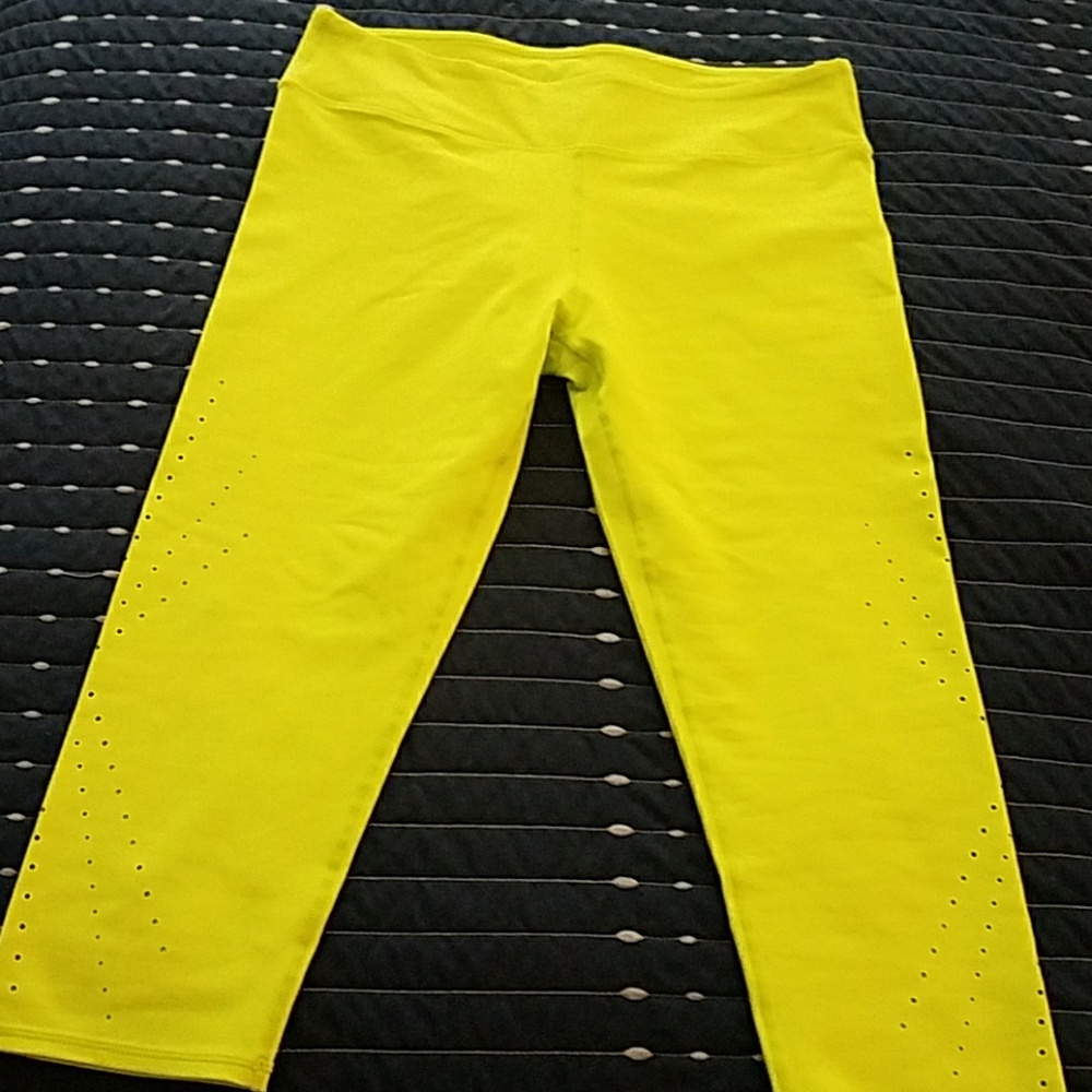 Fabletics Angela Capri