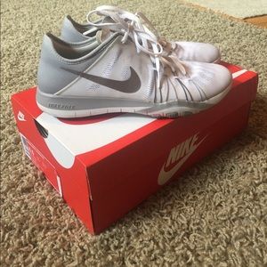 Nike Free TR 6