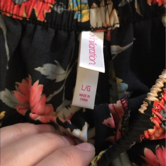 Floral flowy shorts - Picture 2 of 2