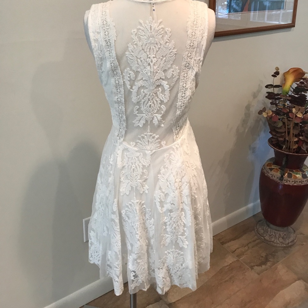 Free People white lace flowy dress beach - Picture 5 of 5