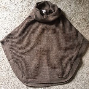 Chunky knit poncho / cape / sweater