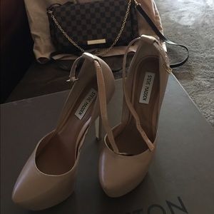 Steve Madden Deeny Plump Leather heels