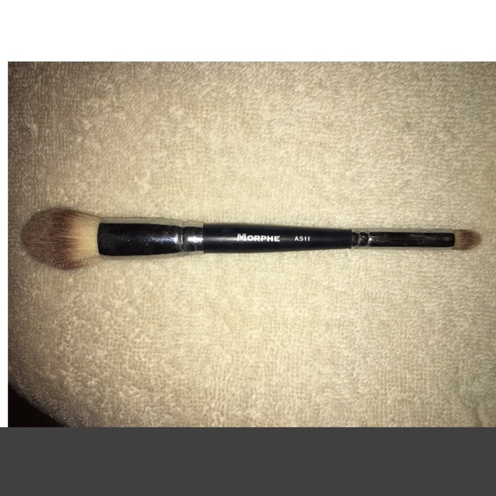 Morphe AS11 deluxe blender brush