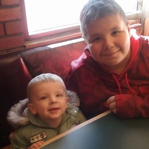 Meet your Posher, Sebastian