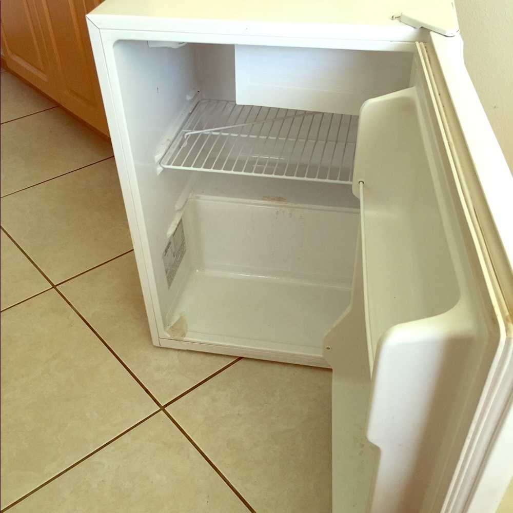 Black and decker 2.7 mini fridge