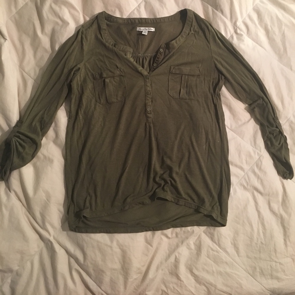 American eagle olive green 3/4 sleeve top.