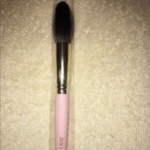 Juvia's place tapered powder brush
