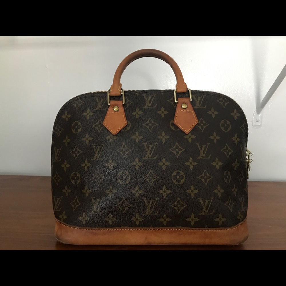 Vintage Louis Vuitton Alma Sachel